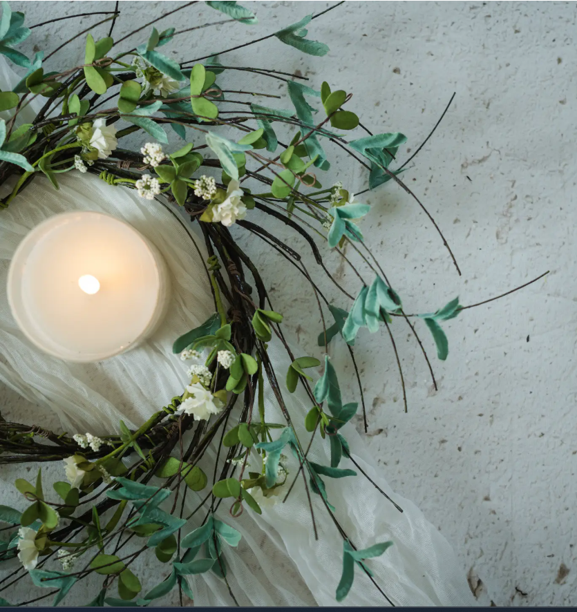 Cream Boxwood and Wildflower Candle Ring